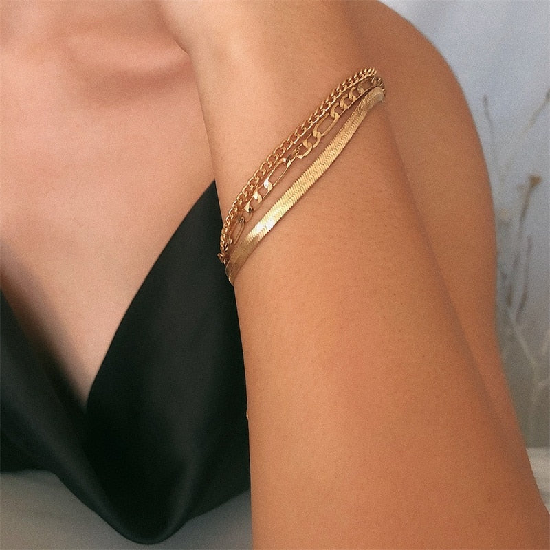 Elegante armbandenset in goud en zilver – tijdloos design voor vrouwen