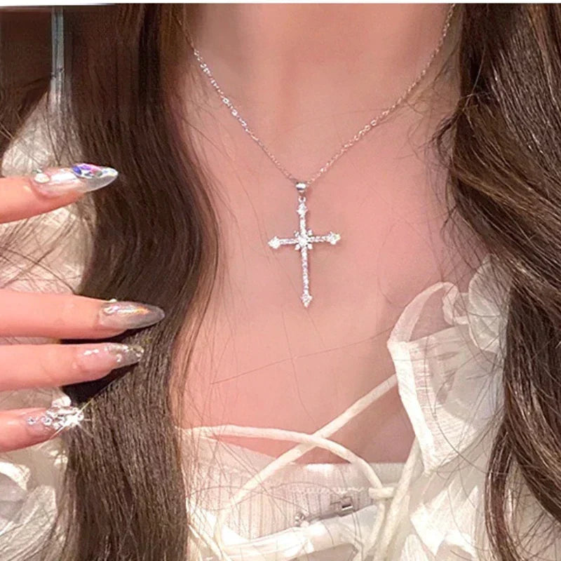 Zilveren ketting met kruis-hanger – elegant en tijdloos design