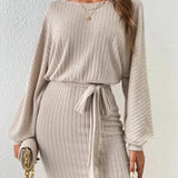 Gebreide Damesjurk met Ceintuur - By NoorderAmsterdam