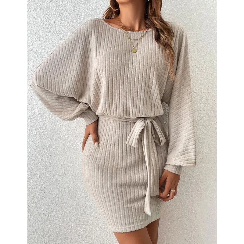 Gebreide Damesjurk met Ceintuur - By NoorderAmsterdam