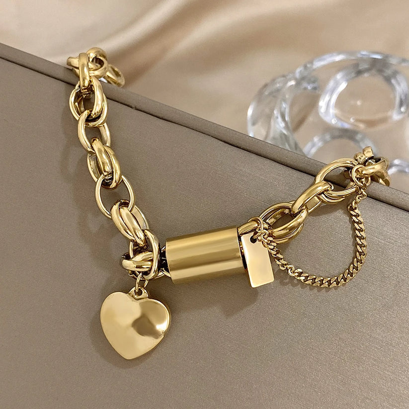 Chunky kettingarmband met hartbedel – trendy statement sieraad
